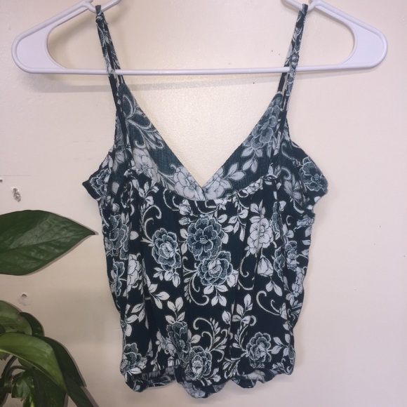 Cross Front Ruffle Crop Top - Picture 3 of 5